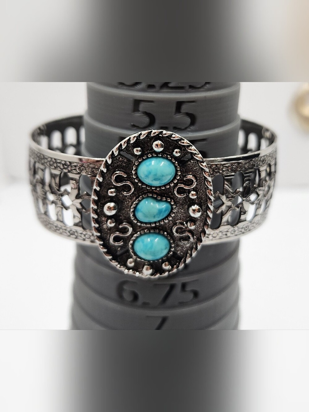 Sarah Coventry Cuff Bracelet Silver Tone Turqoise colored Stones 6.5